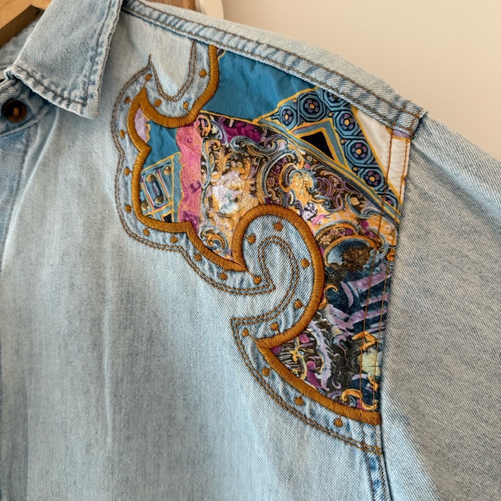 Vintage Manager denim shirt w/Embroidery - Picture 4 of 10